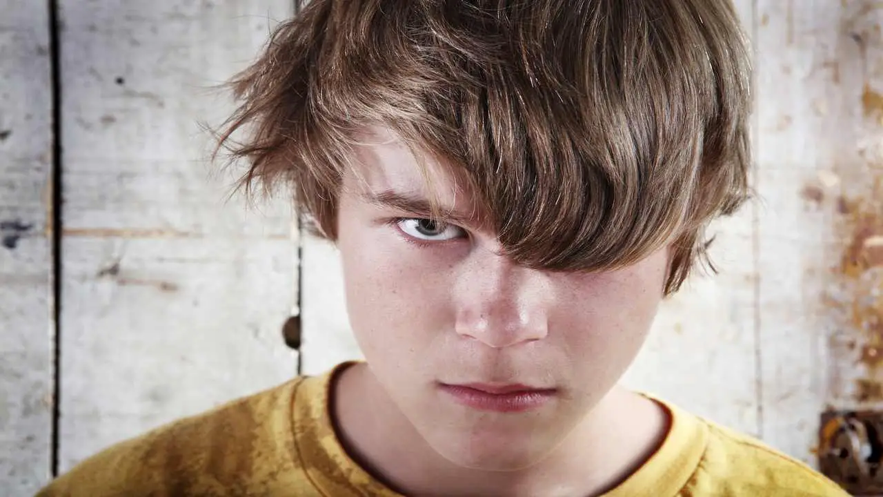 KÃ©ptalÃ¡lat a kÃ¶vetkezÅre: âangry teenager making faceâ